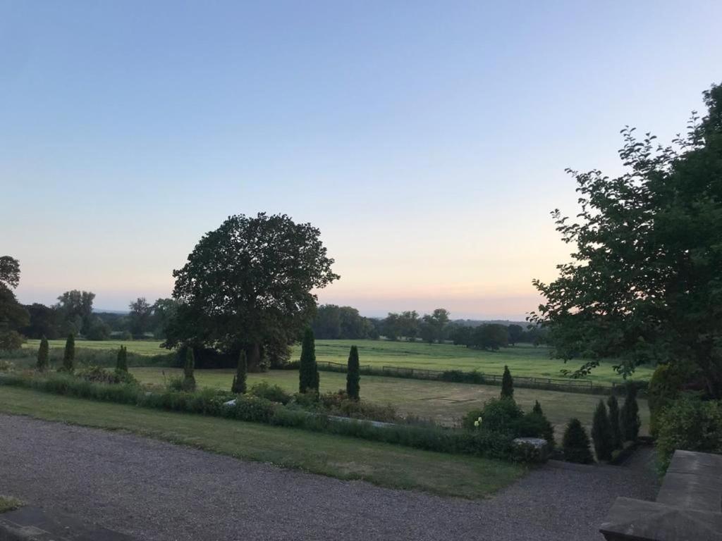 Willington Hall Hotel Tarporley Dış mekan fotoğraf