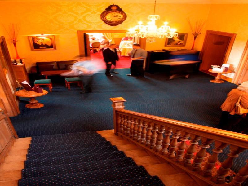 Willington Hall Hotel Tarporley Dış mekan fotoğraf