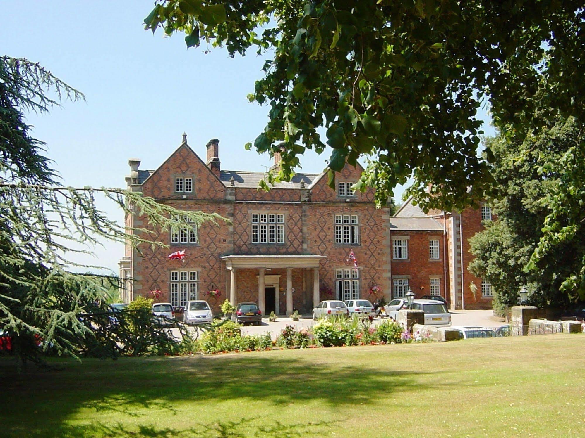 Willington Hall Hotel Tarporley Dış mekan fotoğraf