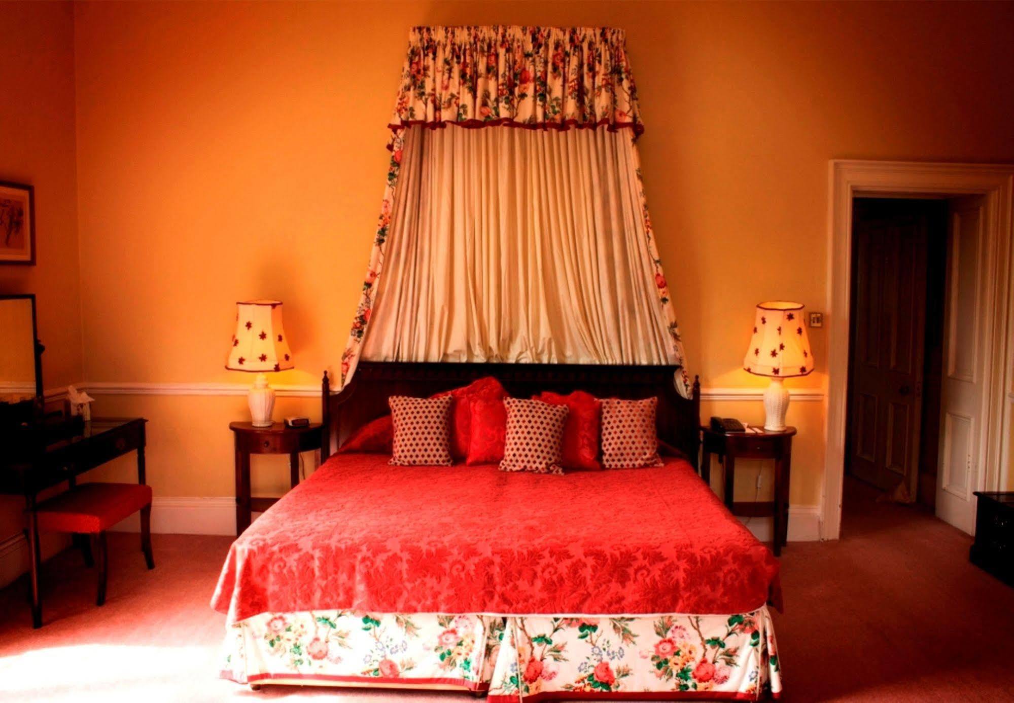 Willington Hall Hotel Tarporley Dış mekan fotoğraf