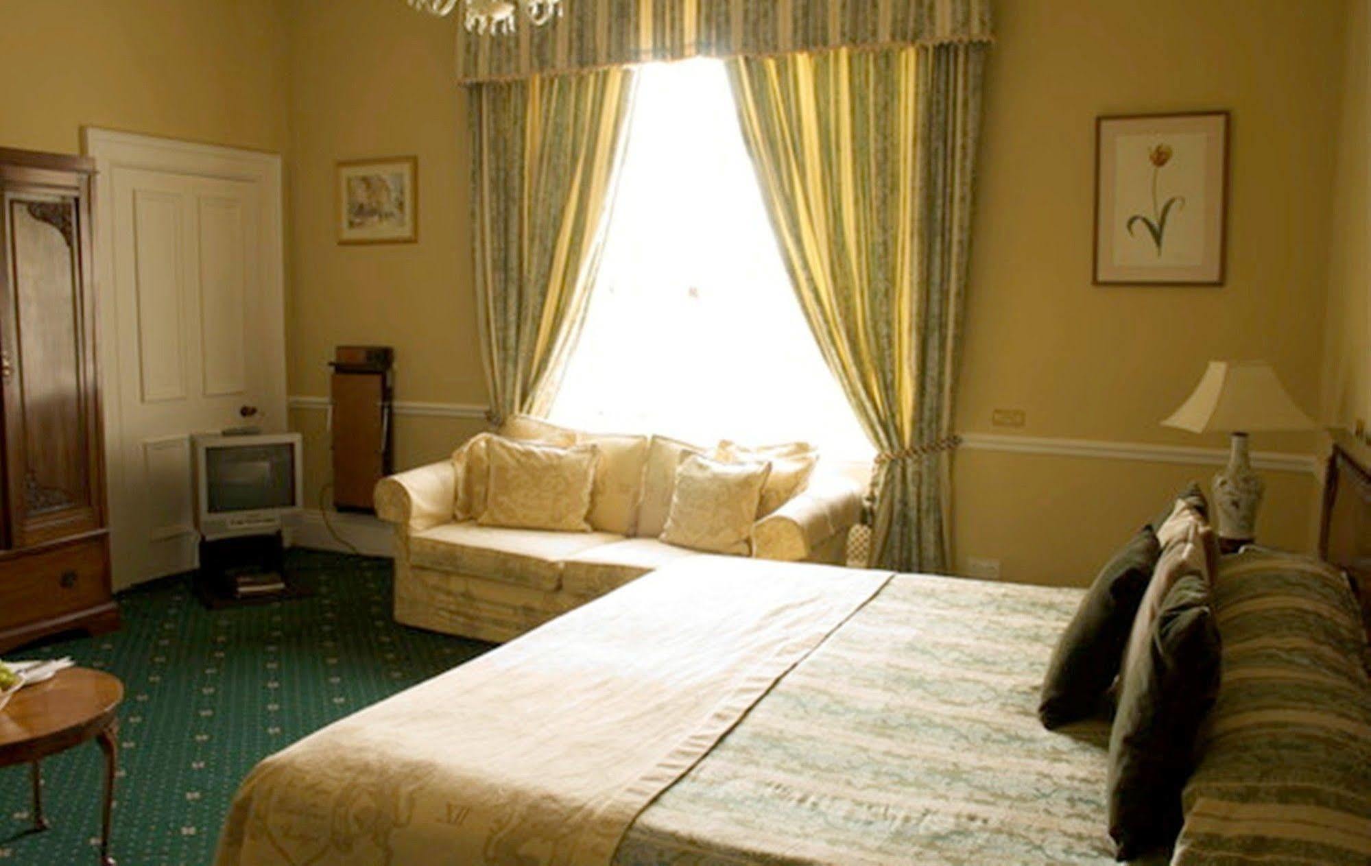 Willington Hall Hotel Tarporley Dış mekan fotoğraf